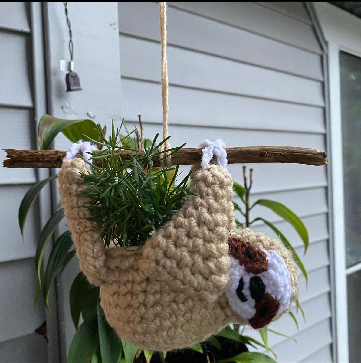 sloth hanging plant holder Sloth planter – 9mmHook