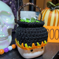 Cauldron skull and bones - Marshmallow Mug Hat